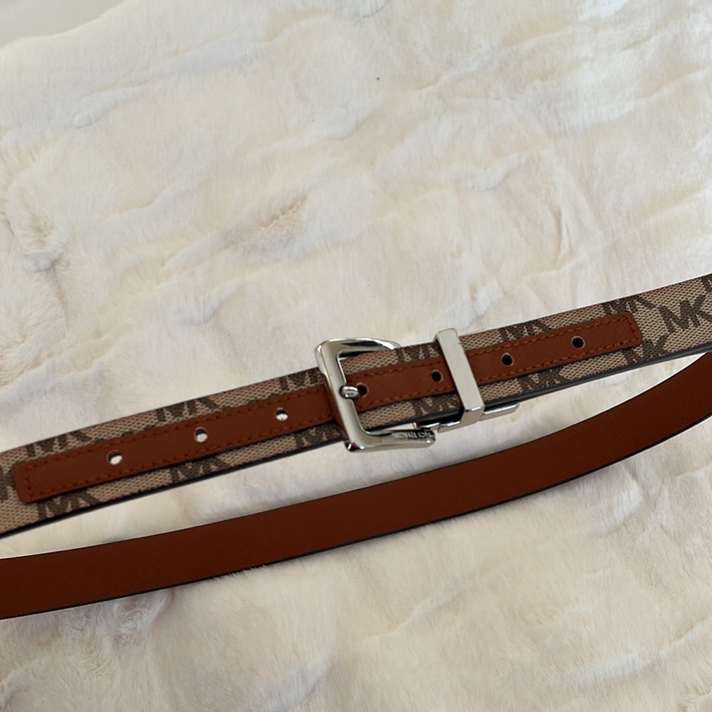 Michael Kors Womens Reversible Belt - Picture 2 of 7
